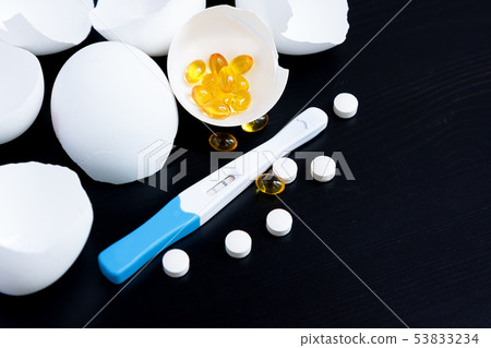 Infertility. Negative pregnancy test and eggshell 53833234