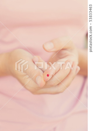 Measurnig blood sugar level Measurnig blood sugar level 53833463
