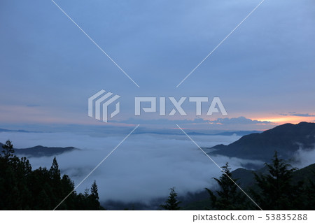The sea of clouds at Chichibu Sanbo Shrine 53835288