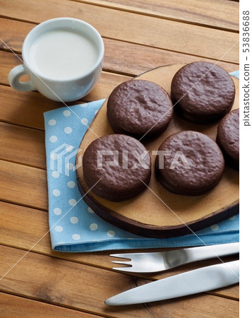 Choco Pie and Milk, Snacks 53836688