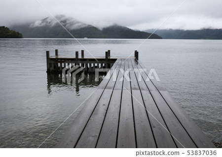 晚上碼頭 53837036