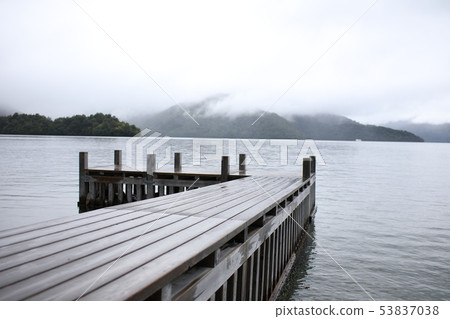 晚上碼頭 53837038