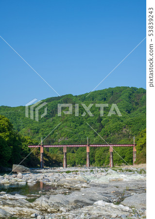 從下游的秩父荒川秩父鐵路鐵橋 從下游的秩父荒川秩父鐵路鐵橋 53839243