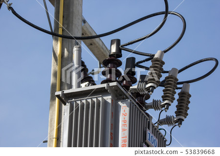 Closeup Eletricity line and electricity post Closeup Eletricity line and electricity post 53839668