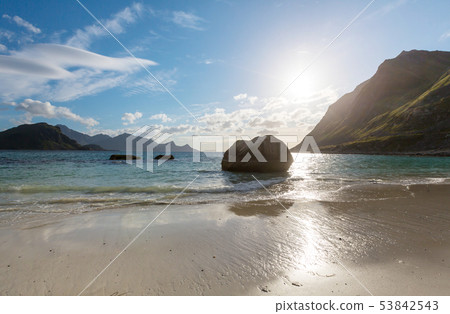Lofoten 53842543