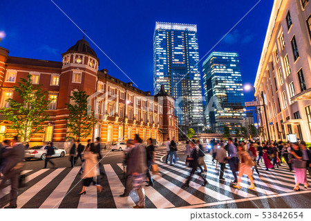<<Tokyo>> Marunouchi/Businessman returning home <<Tokyo>> Marunouchi/Businessman returning home 53842654