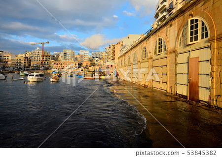 Spinola Bay-Valletta Spinola Bay-Valletta 53845382