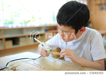 Elementary school children's drawing 53848393