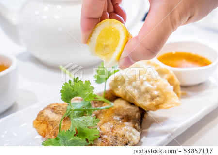  Hong Kong-style tea drinking port snacks fried fish dumplings Hong Kong food dim sum hong kong Hong Kong style snacks 53857117