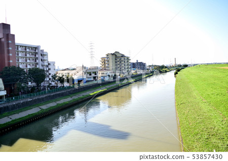 Shinkawashigawa riverbed area towards Kochu Ohashi 53857430