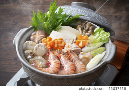 Seafood pot 53857856
