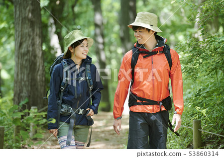 Mountain climbing Mountain climbing 53860314