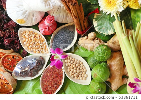 Thai spa aromatherapy massage herb Thai spa aromatherapy massage herb 53861711