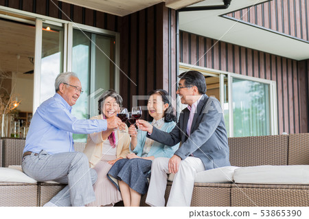 年長夫婦,朋友,夥伴,烤麵包 年長夫婦,朋友,夥伴,烤麵包 53865390