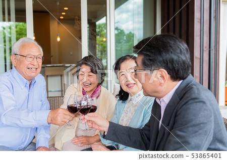 年長夫婦,朋友,夥伴,烤麵包 年長夫婦,朋友,夥伴,烤麵包 53865401