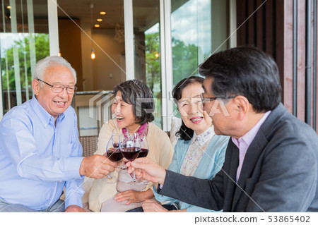 年長夫婦,朋友,夥伴,烤麵包 年長夫婦,朋友,夥伴,烤麵包 53865402