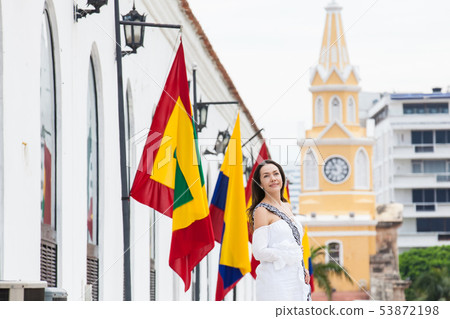 Woman walking around Cartagena de Indias Woman walking around Cartagena de Indias 53872198