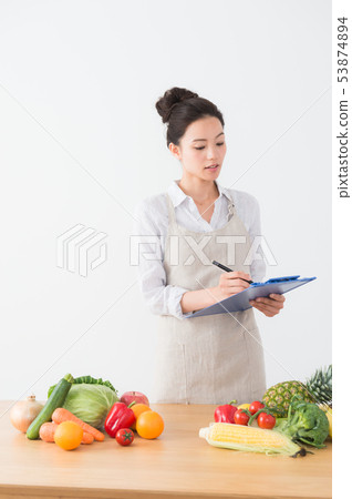 Nutritionist Cooking instructor image Nutritionist Cooking instructor image 53874894
