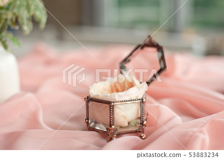 Wedding decor vintage glass square box with peony rose inside and wedding ring invitation card Wedding decor vintage glass square box with peony rose inside and wedding ring invitation card 53883234