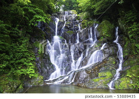 Summer summer resort that represents Fukuoka Beautiful Shiraito Falls (Itoshima City, Fukuoka Prefecture) Summer summer resort that represents Fukuoka Beautiful Shiraito Falls (Itoshima City, Fukuoka Prefecture) 53889435