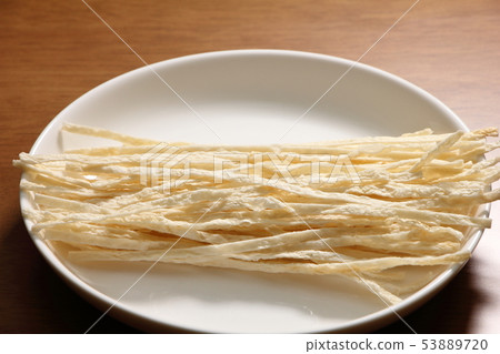 Grilled kamaboko (sashimi and snacks with minced fish). Grilled kamaboko (sashimi and snacks with minced fish). 53889720