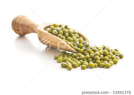 Green mung beans. 53891378