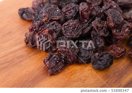 Dried fruits raisins 53898347