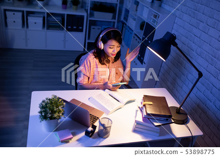 student listen to music 53898775