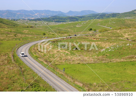Karst road seen from the sky Karst road seen from the sky 53898910