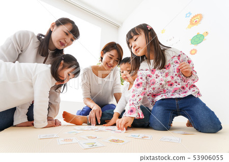 做英語課的孩子carta 53906055