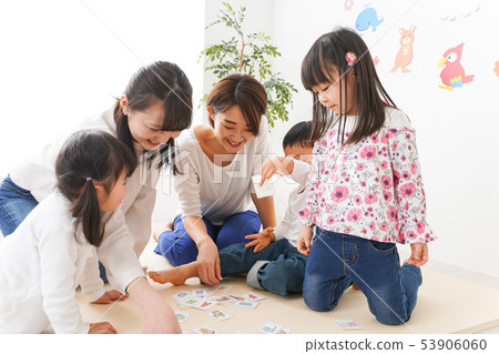 Children doing carta in English class 53906060