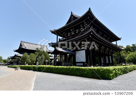 Tofuku-ji Temple Sanmon and Main Hall Tofuku-ji Temple Sanmon and Main Hall 53907209