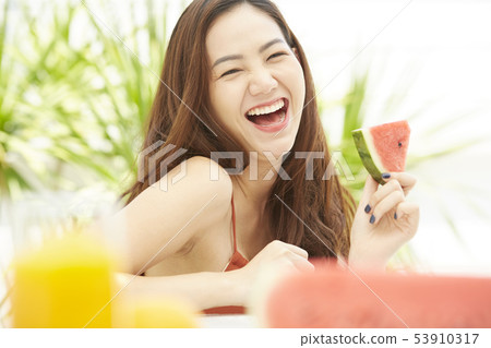 女人的美麗夏天 女人的美麗夏天 53910317