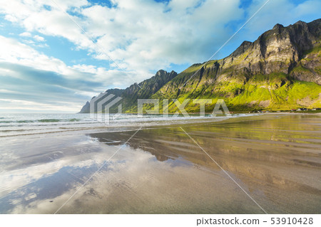 Lofoten 53910428