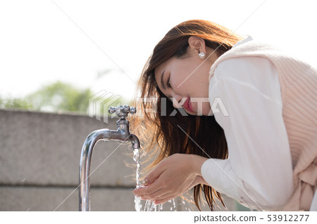 婦女用自來水 婦女用自來水 53912277