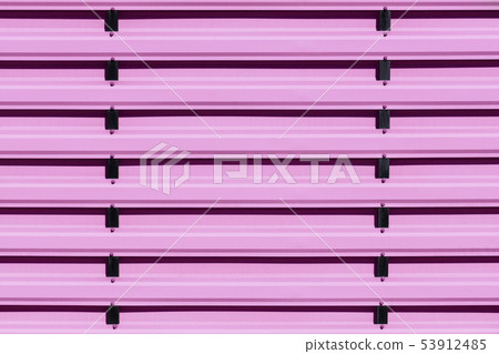 Pink metal protective fence with vertical guides. 53912485