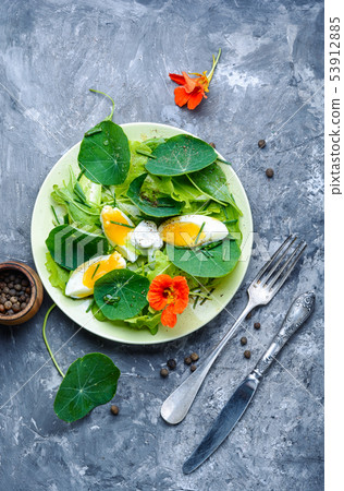 Summer nasturtium salad 53912885