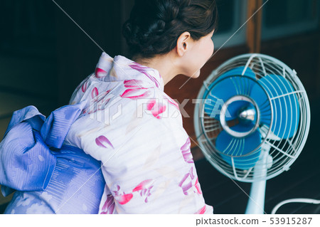 Yukata women and fans Yukata women and fans 53915287