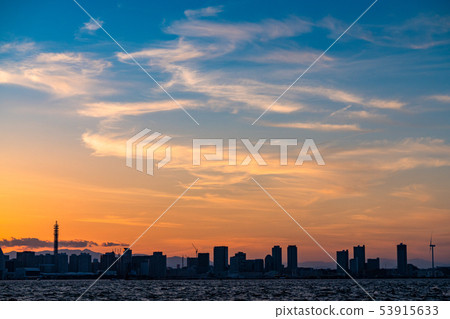 "Kanagawa Prefecture" Evening view of Yokohama Minatomirai 53915633