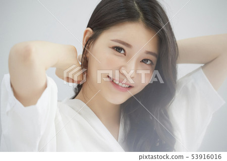 Woman beauty morning 53916016