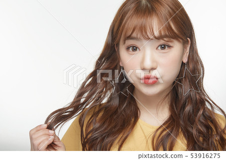 Women beauty 53916275