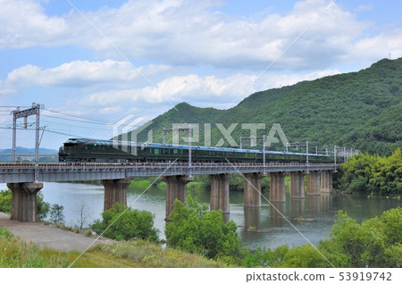 Folding screen 53919742