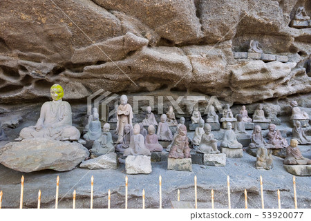 Kagoyama Nihon-ji Temple自2019年5月起在Ima Cave（千葉縣安波郡阿班郡）附近的數百個漢石圖像組 53920077