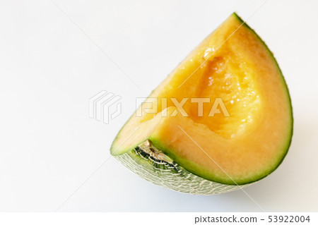 甜瓜切成四分之一 甜瓜切成四分之一 53922004