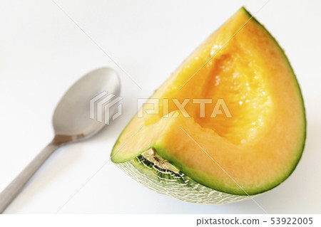 甜瓜切成四分之一 甜瓜切成四分之一 53922005