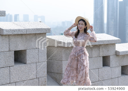 面部表情的韓國女性,公園 面部表情的韓國女性,公園 53924900