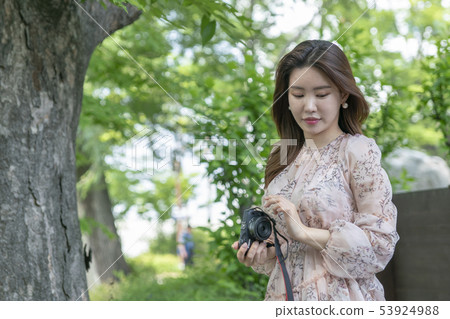 Facial expression of Korean female, park, Namsan 53924988
