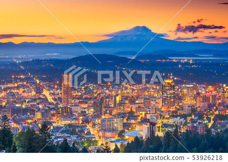 Portland, Oregon, USA downtown 53926218