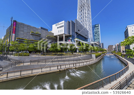 東京天空樹鎮和Kitajuma河風景 53926640