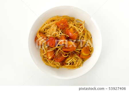 Pasta with fresh tomatoes and meat sauce Pasta with fresh tomatoes and meat sauce 53927406
